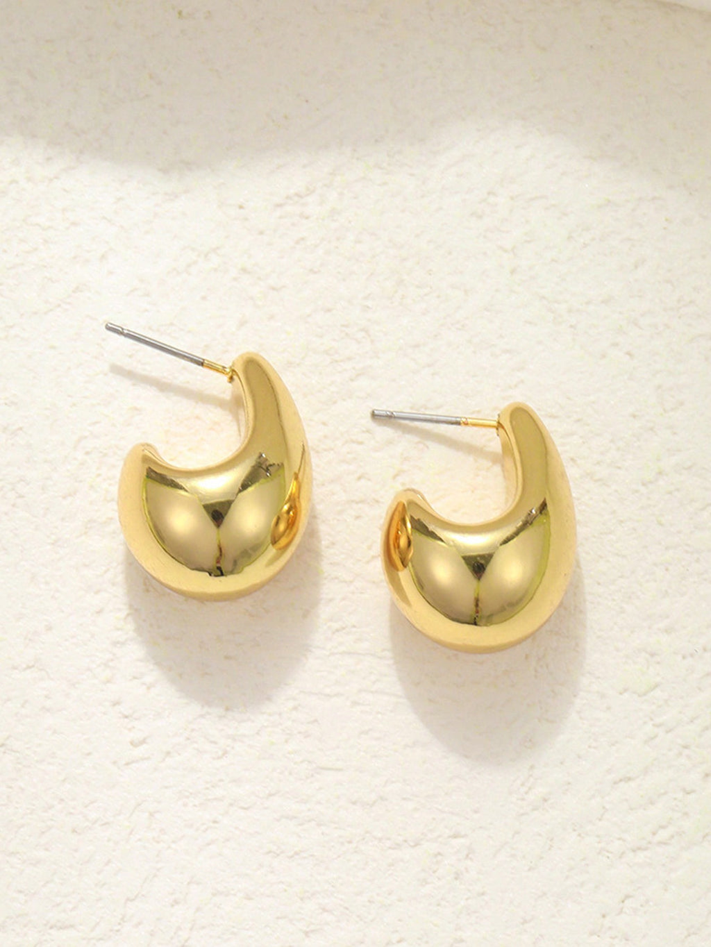 Golden Curve Earring