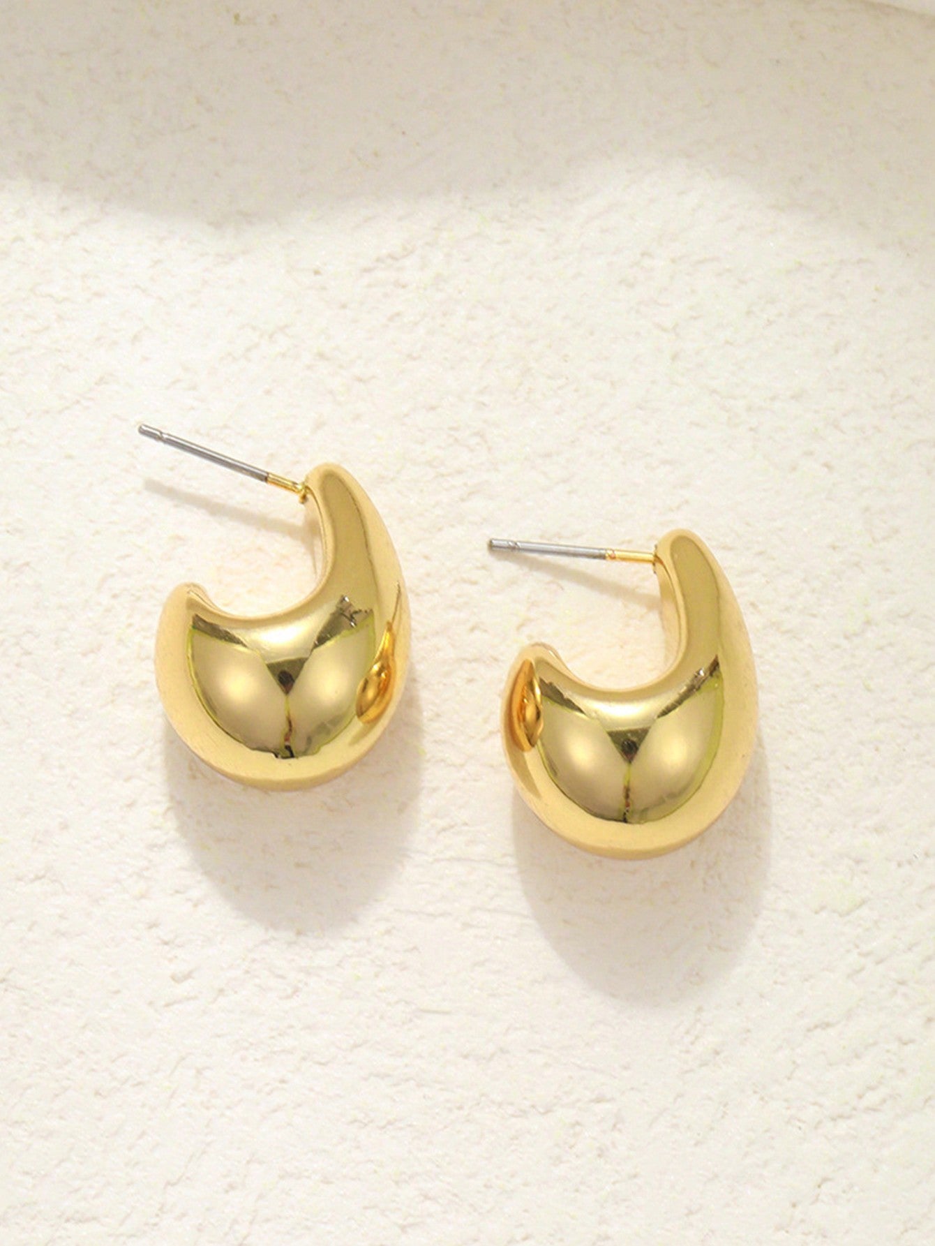 Golden Curve Earring